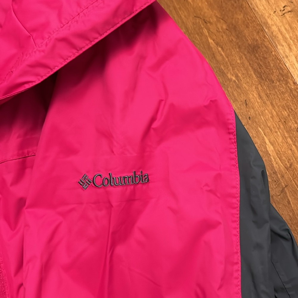 Columbia Omni-Tech Waterproof Shell, Women’s Size S
